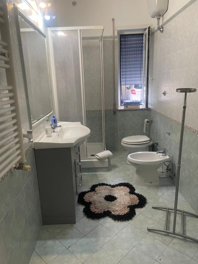 Airport Apartment Alloggio Turistico T&C Fiumicino Exteriör bild