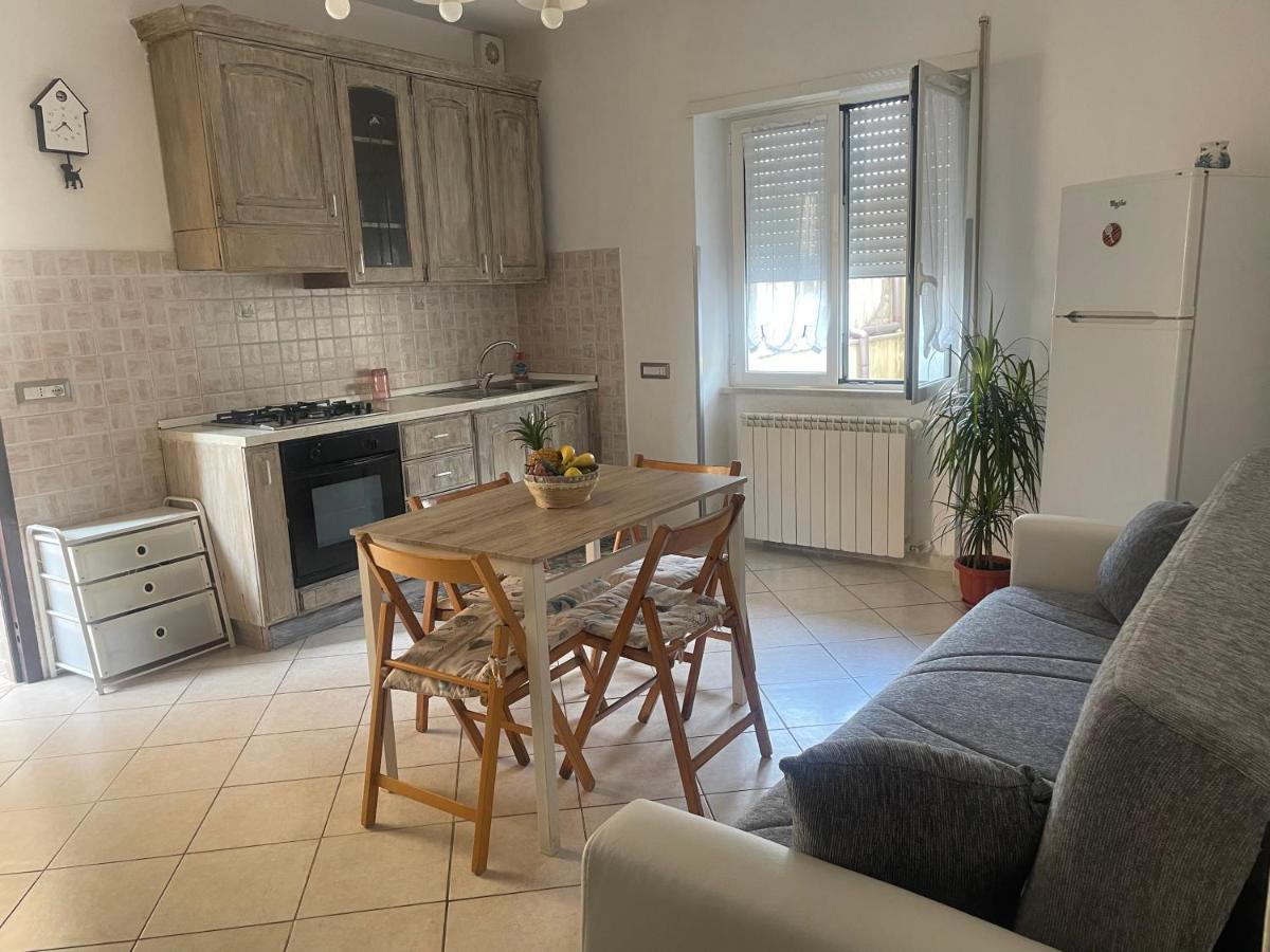 Airport Apartment Alloggio Turistico T&C Fiumicino Exteriör bild