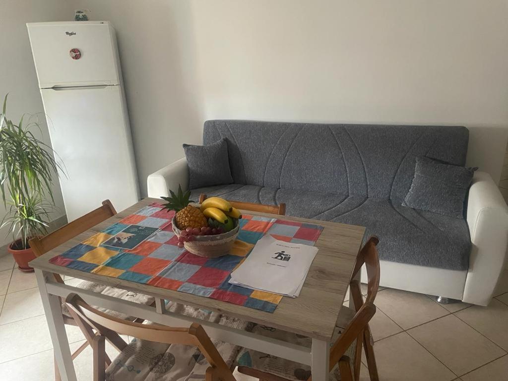 Airport Apartment Alloggio Turistico T&C Fiumicino Exteriör bild